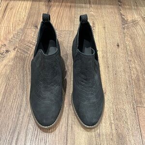 Size 10, black booties, never worn, Universal Thread